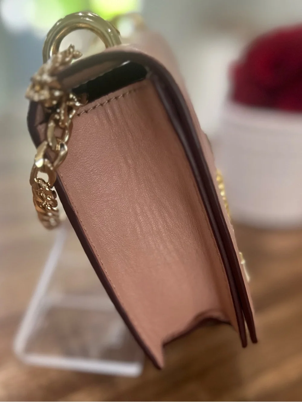 Authentic Marc Jacobs Blush Pink Leather Crossbody with Gold Logo - Picture 3 of 16